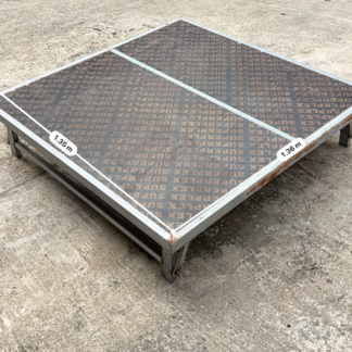 FUG002 - Foldable Stage (2.5m x 4m)